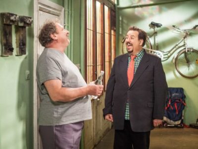 „Świat według Kiepskich” – Ferdek strażakiem, splash Jolasi