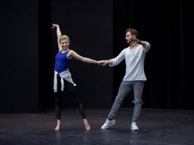 Pierwasza-milosc-Prosto-z-planu-Opozda4.jpg <br>
                     
                     