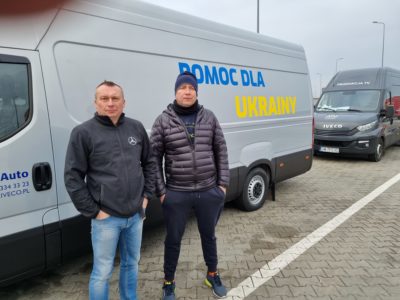 Z pomocą dla Ukrainy, 2022 <br>
                     
                    Andrzej Serement i Adam Chmielewski <br>