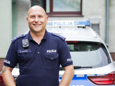 POLICJA <br>
                     
                    młodszy aspirant Karol Chomiak, dzielnicowy, Poznań  <br>
